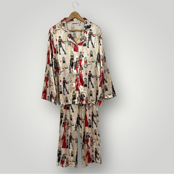 Taylor Swift Red Taylor's Version Pajamas Sz M - Picture 1 of 9